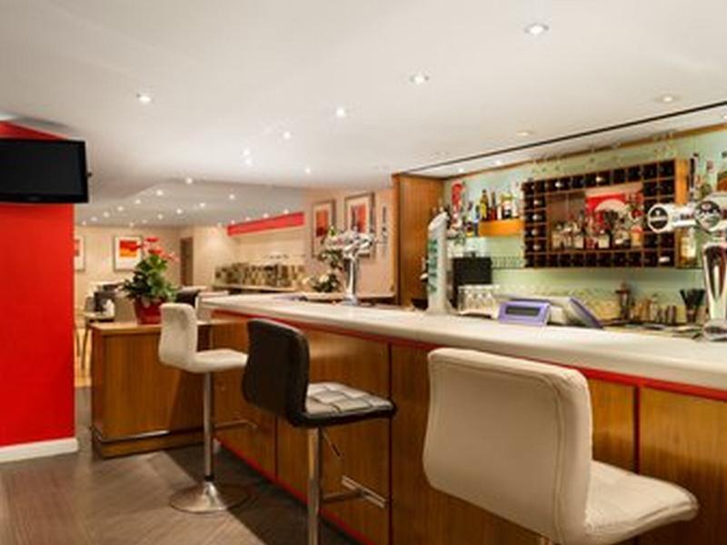Ramada Hounslow - Heathrow East Εξωτερικό φωτογραφία