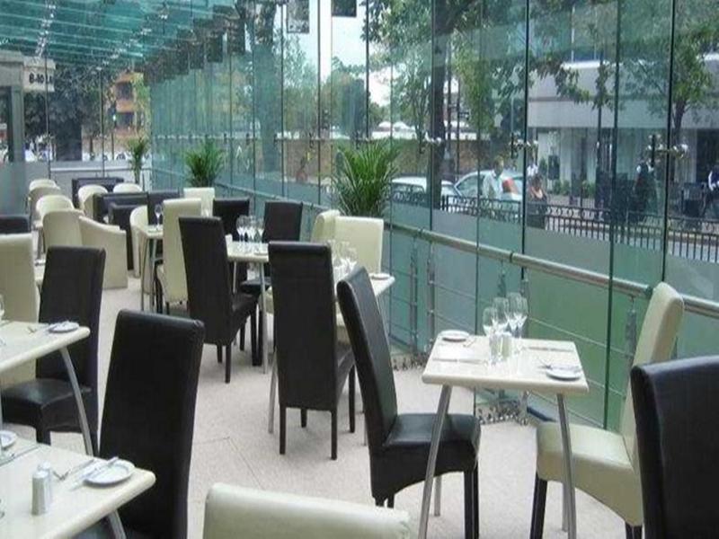 Ramada Hounslow - Heathrow East Εξωτερικό φωτογραφία