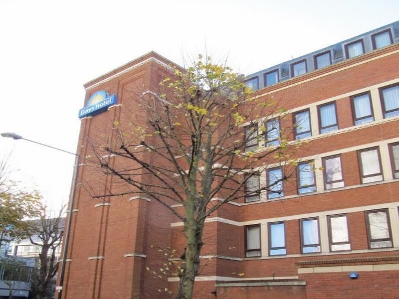 Ramada Hounslow - Heathrow East Εξωτερικό φωτογραφία