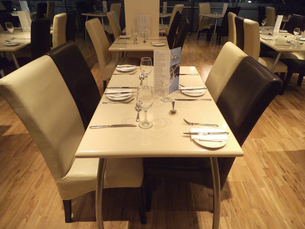 Ramada Hounslow - Heathrow East Εξωτερικό φωτογραφία