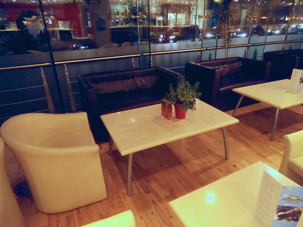 Ramada Hounslow - Heathrow East Εξωτερικό φωτογραφία