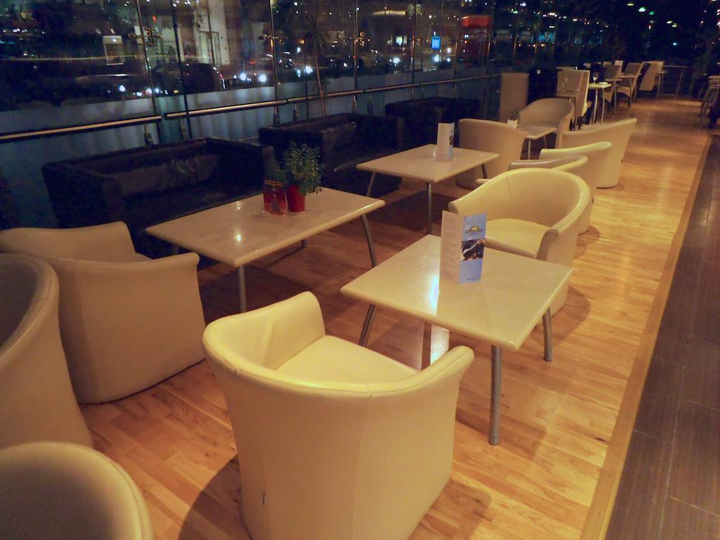 Ramada Hounslow - Heathrow East Εξωτερικό φωτογραφία