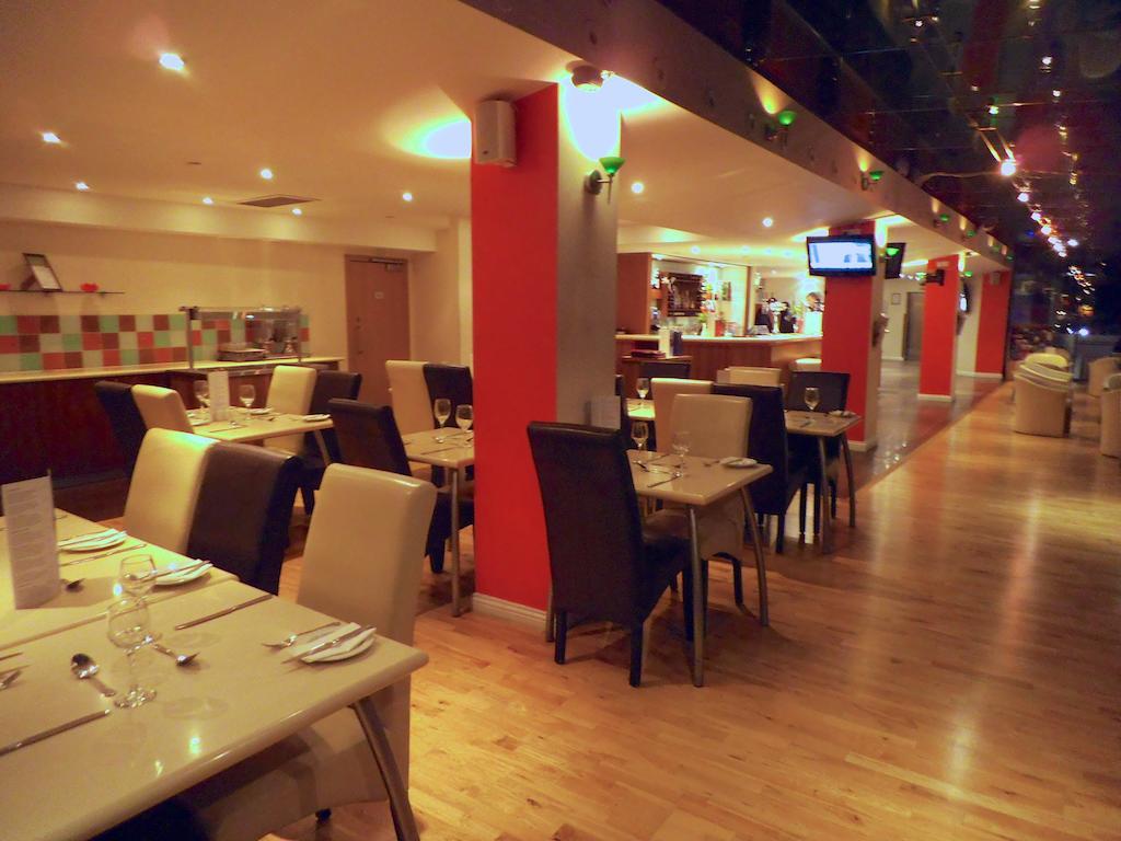Ramada Hounslow - Heathrow East Εξωτερικό φωτογραφία