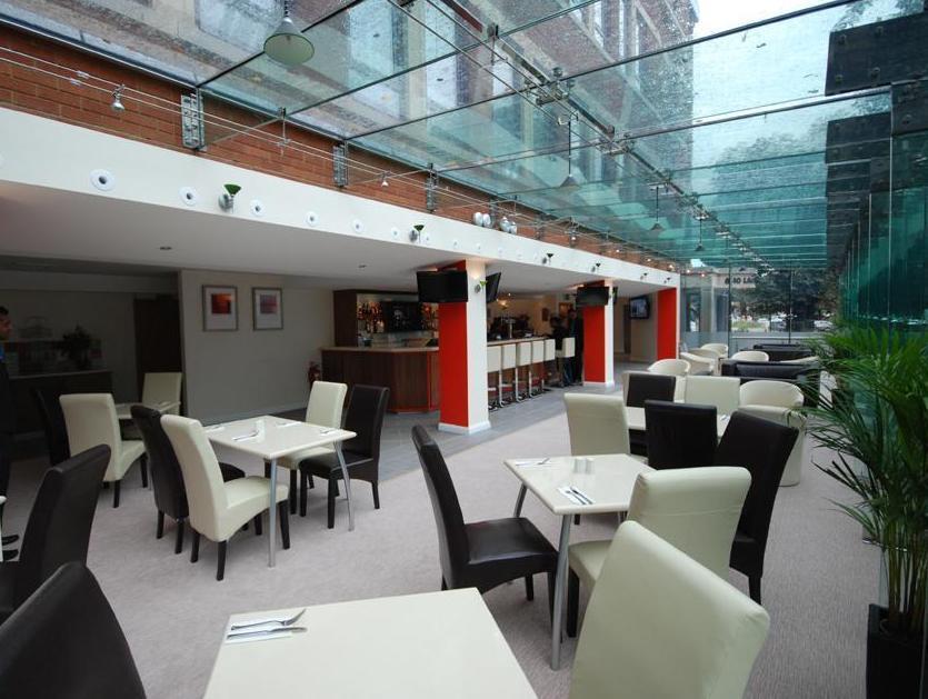 Ramada Hounslow - Heathrow East Εξωτερικό φωτογραφία