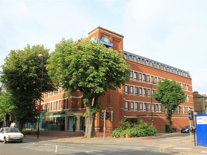Ramada Hounslow - Heathrow East Εξωτερικό φωτογραφία