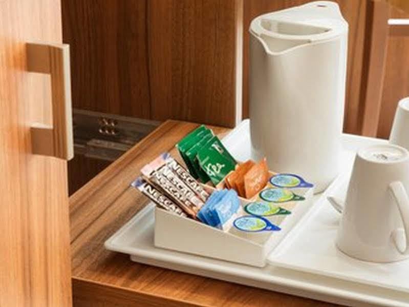 Ramada Hounslow - Heathrow East Εξωτερικό φωτογραφία