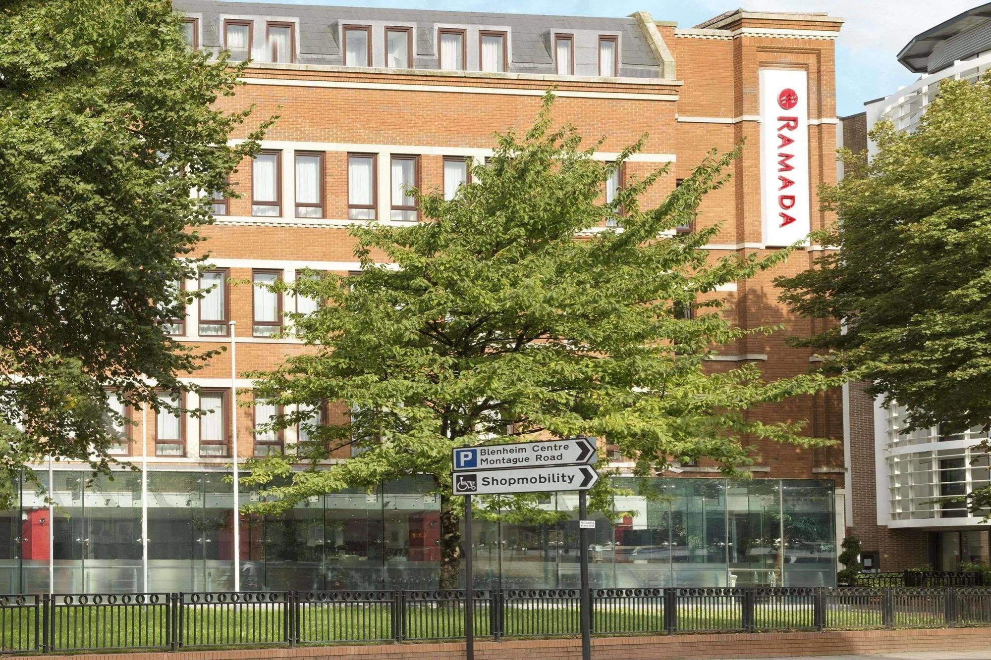 Ramada Hounslow - Heathrow East Εξωτερικό φωτογραφία