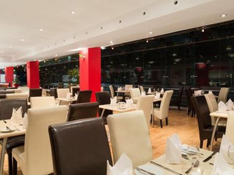 Ramada Hounslow - Heathrow East Εξωτερικό φωτογραφία