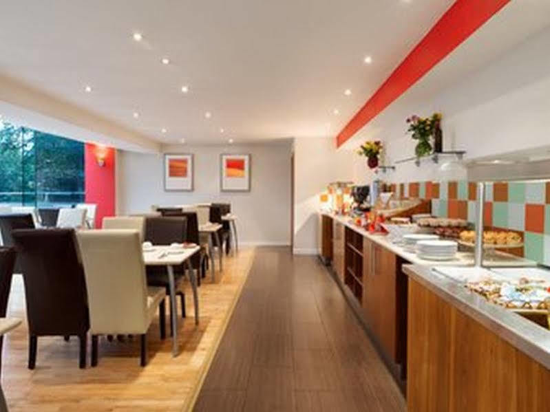 Ramada Hounslow - Heathrow East Εξωτερικό φωτογραφία