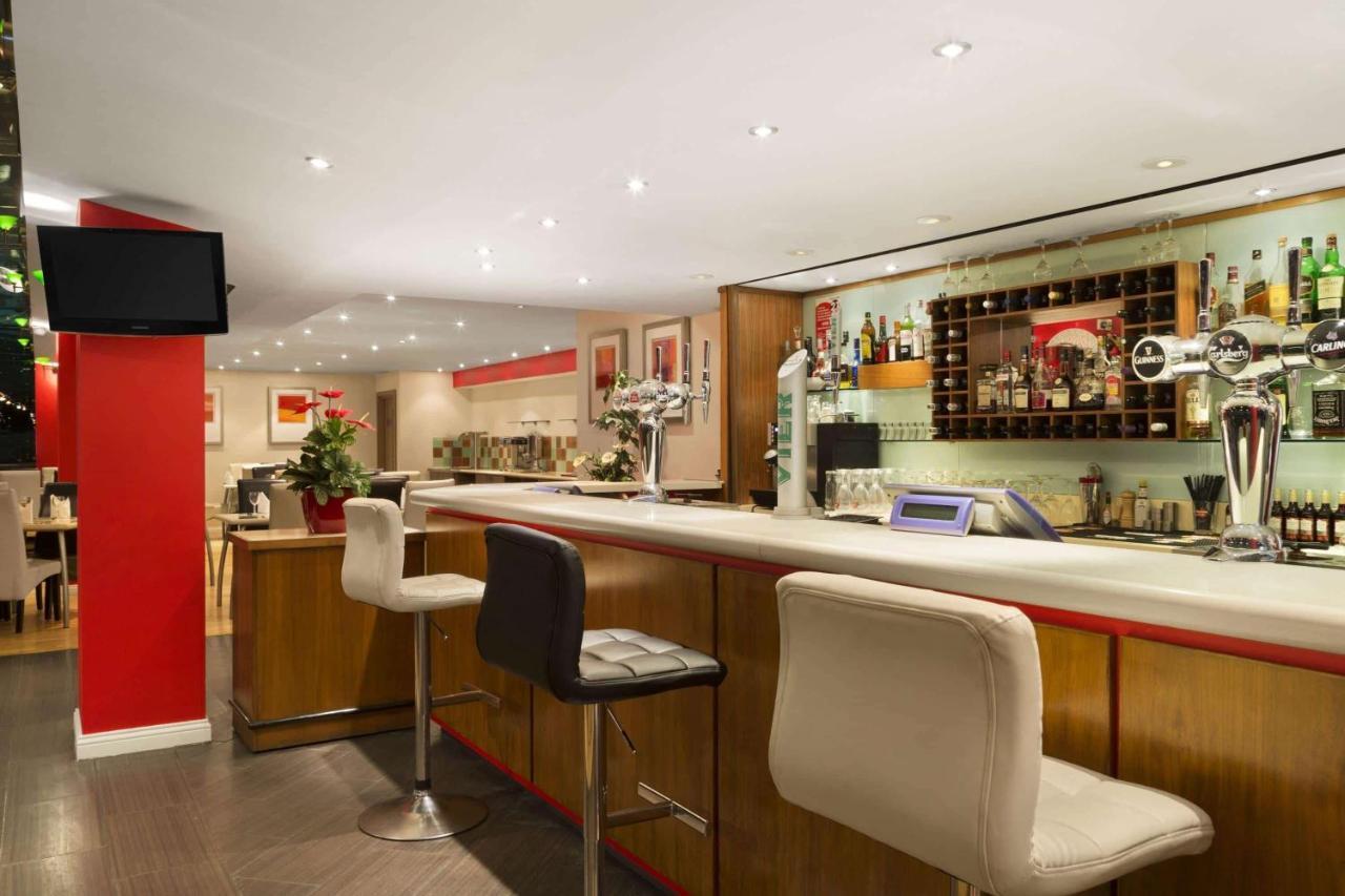 Ramada Hounslow - Heathrow East Εξωτερικό φωτογραφία