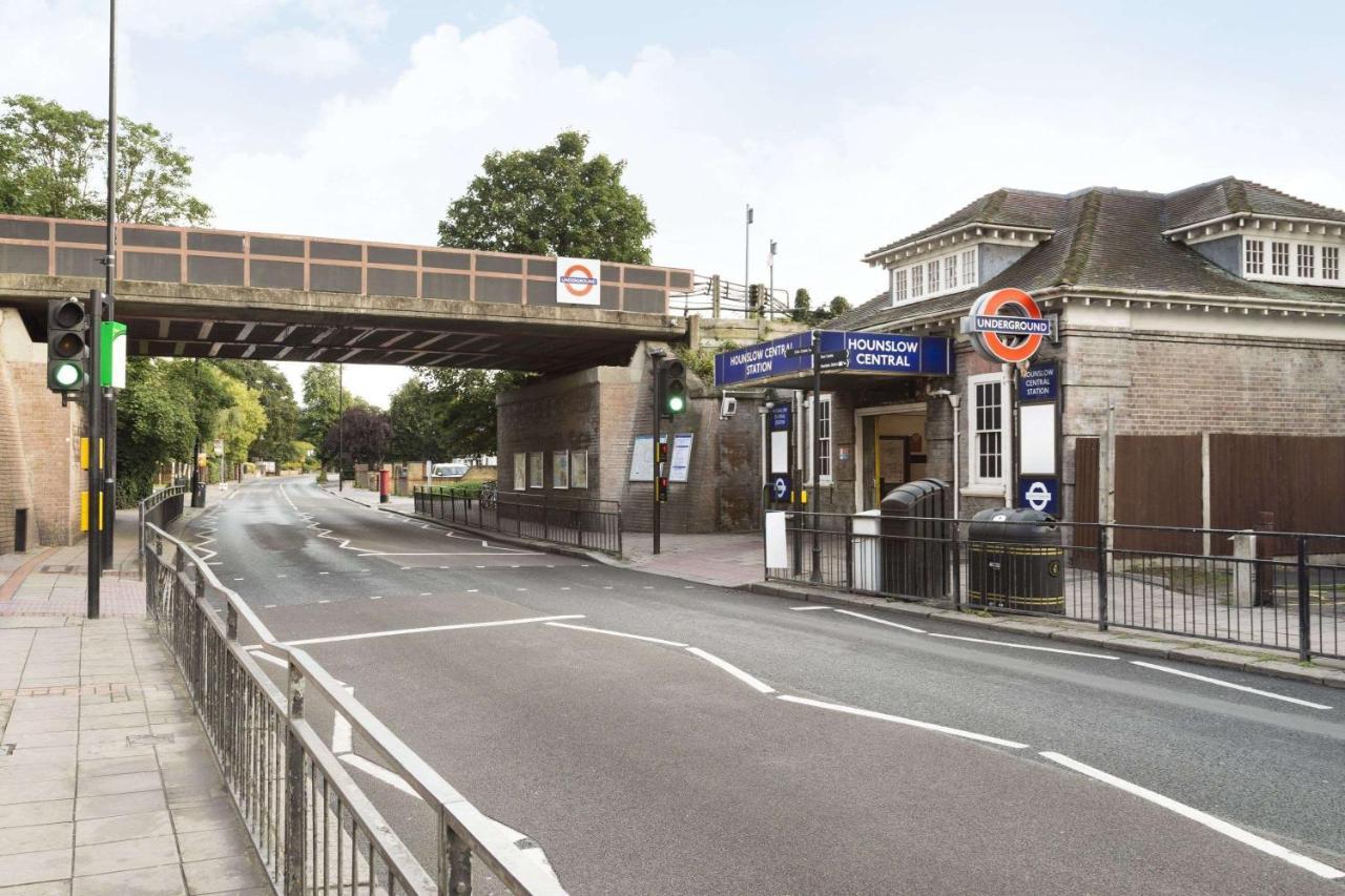 Ramada Hounslow - Heathrow East Εξωτερικό φωτογραφία