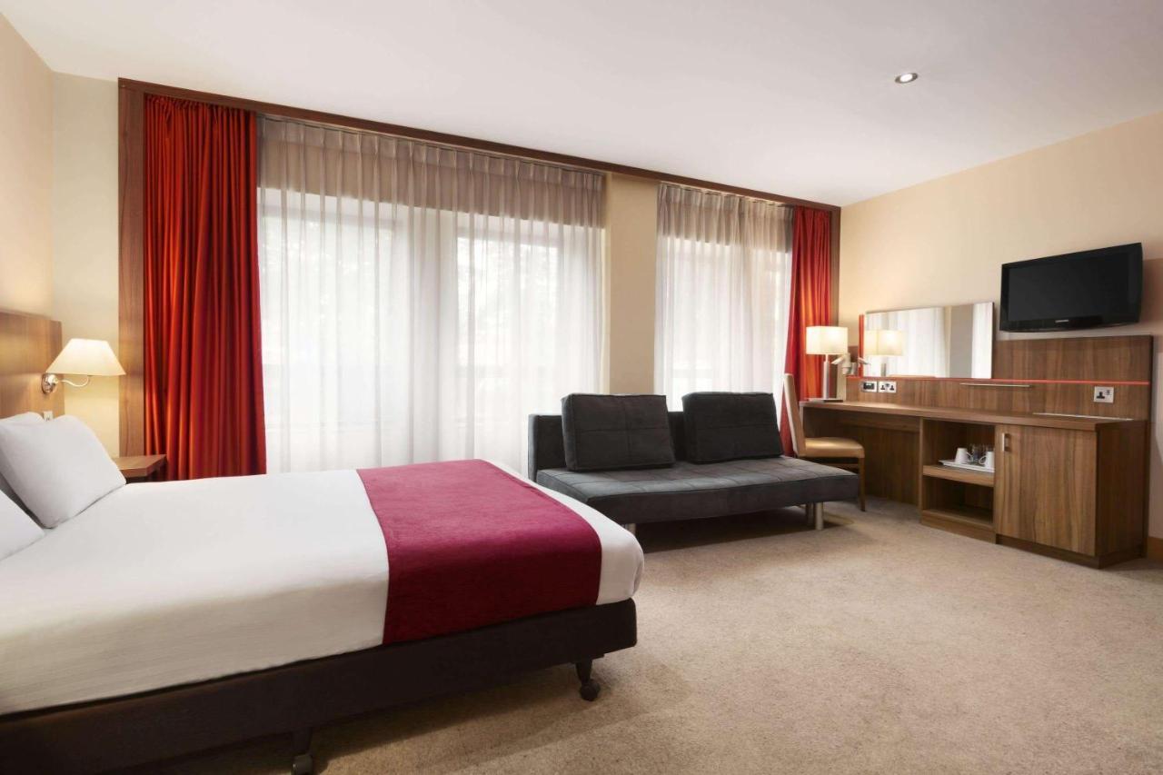 Ramada Hounslow - Heathrow East Εξωτερικό φωτογραφία
