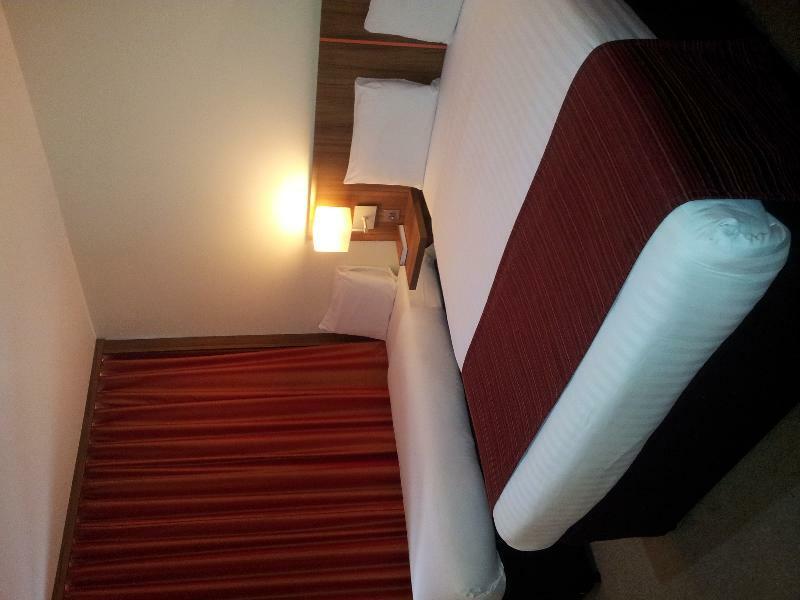 Ramada Hounslow - Heathrow East Εξωτερικό φωτογραφία